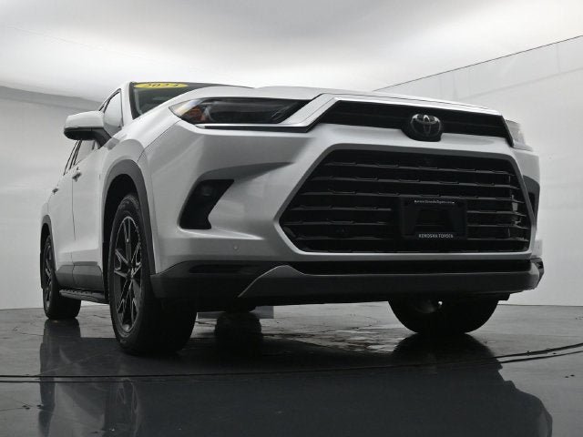 Used 2024 Toyota Grand Highlander AWD image 29