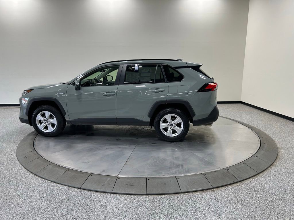 Used 2019 Toyota RAV4 XLE w/ Convenience Package AWD/4WD image 8