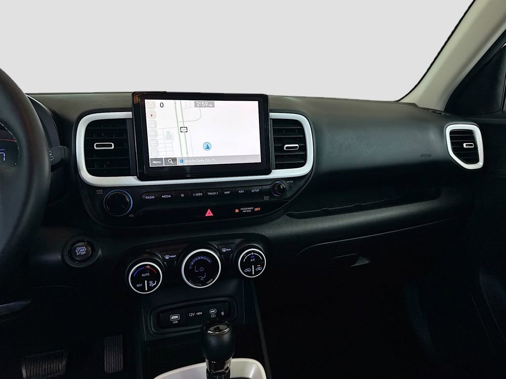 Used 2024 Hyundai Venue Limited FWD image 23