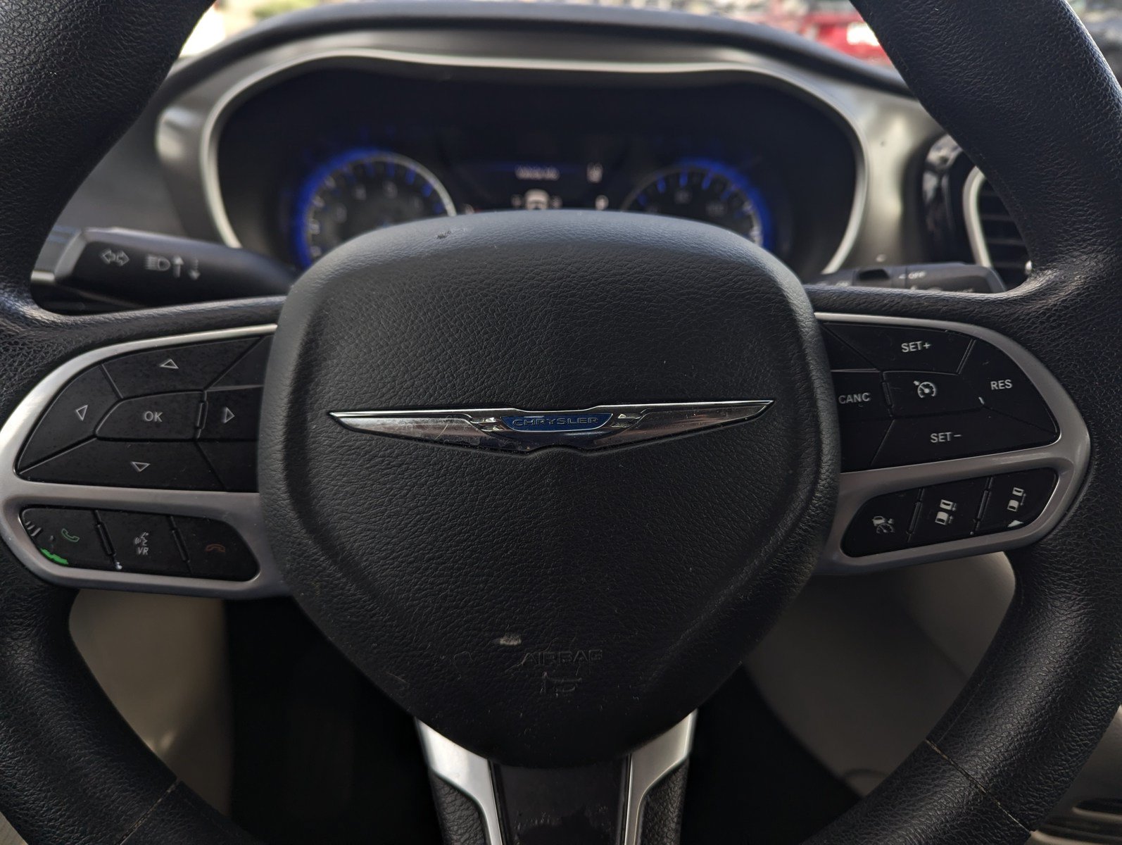Used 2021 Chrysler Pacifica Touring FWD image 12