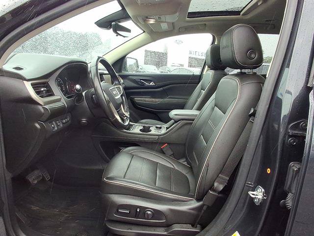 Used 2021 GMC Acadia Denali w/ Denali Ultimate Package AWD/4WD image 17