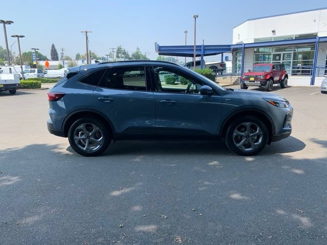 Certified 2025 Ford Escape ST-Line Select w/ Tech Pack #1 AWD/4WD image 10