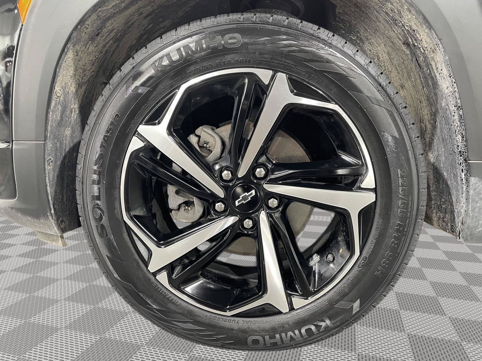 Used 2023 Chevrolet TrailBlazer RS FWD image 33