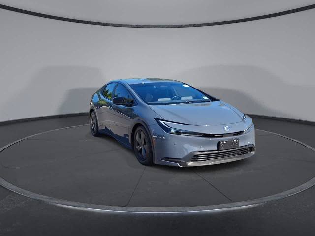 Used 2023 Toyota Prius LE FWD image 2