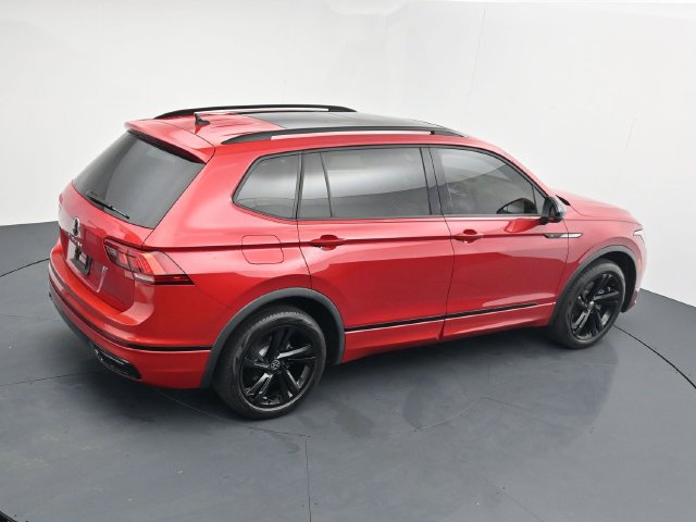 Used 2024 Volkswagen Tiguan SE R-Line FWD image 38