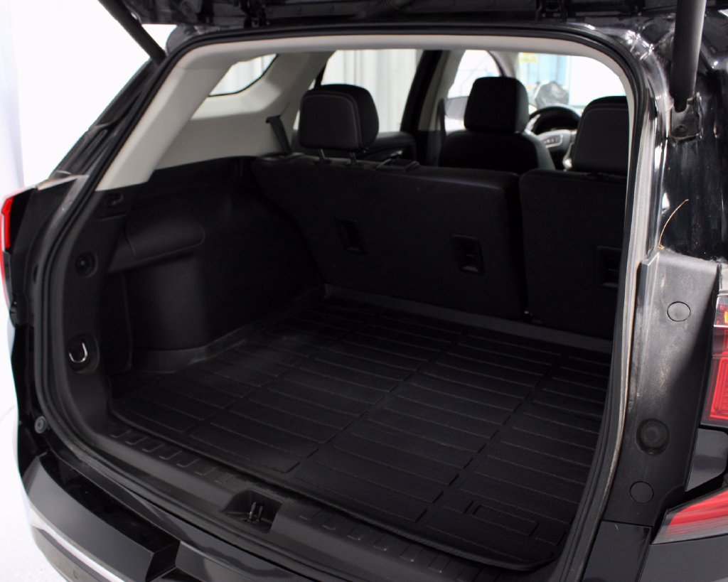 Used 2024 GMC Terrain Denali w/ Black Diamond Edition AWD/4WD image 14