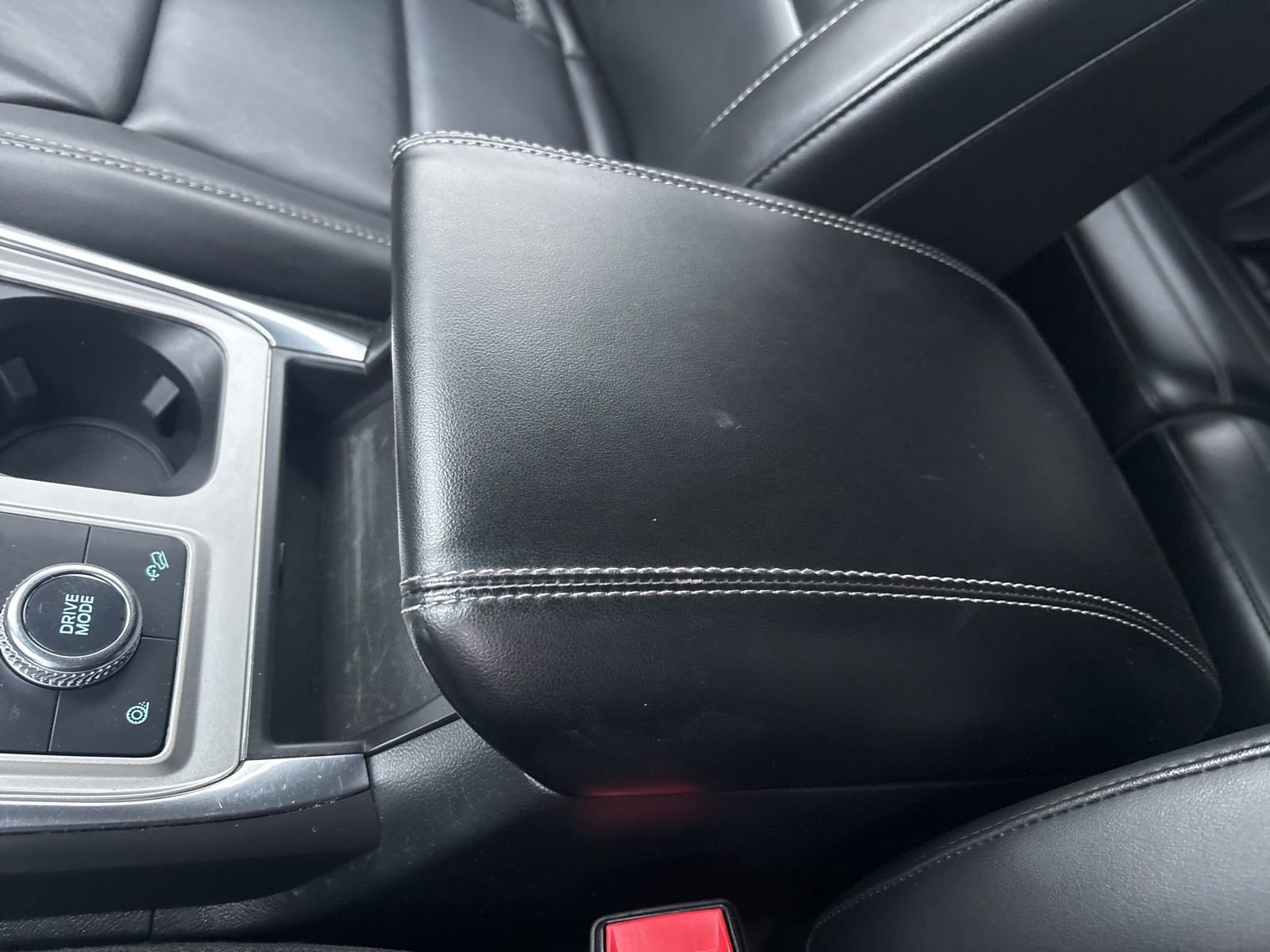 Certified 2021 Ford Explorer XLT w/ Equipment Group 202A image 29