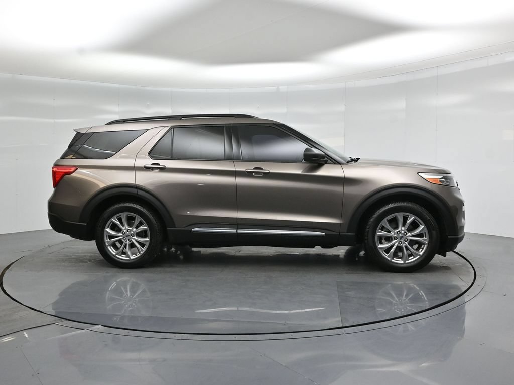 Certified 2021 Ford Explorer XLT w/ Equipment Group 202A RWD image 26