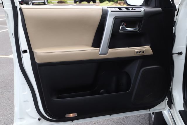 Used 2022 Toyota 4Runner Limited AWD/4WD image 18