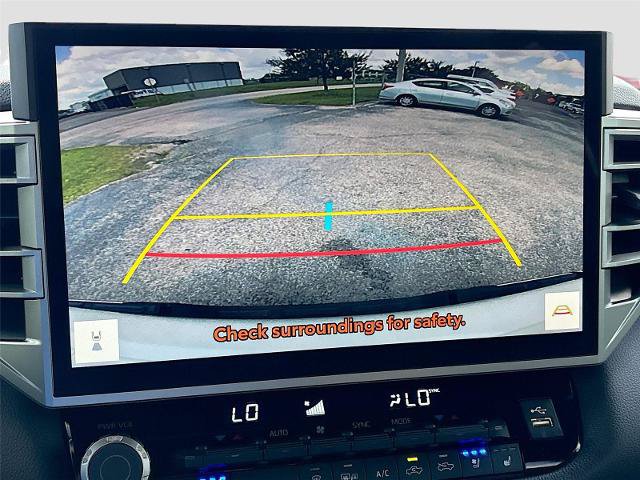 Used 2025 Toyota Tundra Limited AWD/4WD image 15