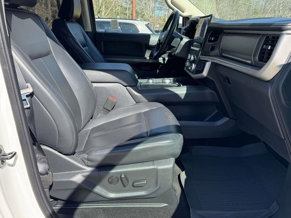 Certified 2022 Ford Expedition XLT image 18