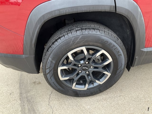 Used 2025 Chevrolet Equinox ACTIV w/ Safety and Technology Package FWD image 16