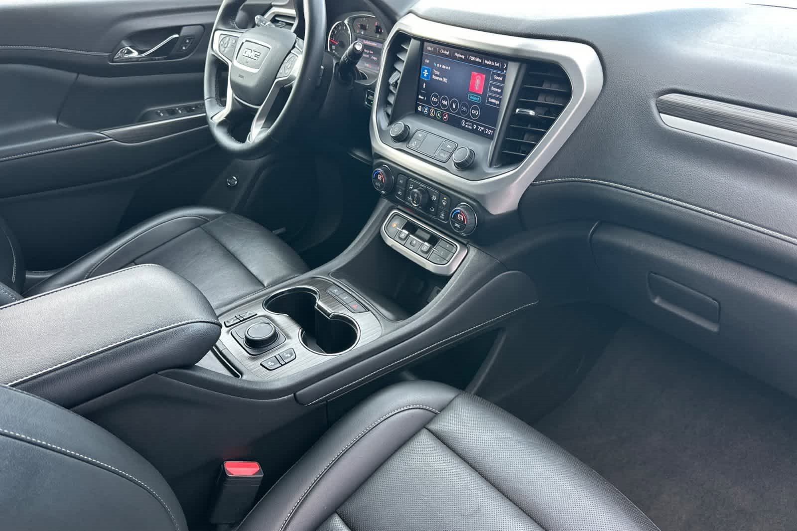 Used 2023 GMC Acadia SLT image 18