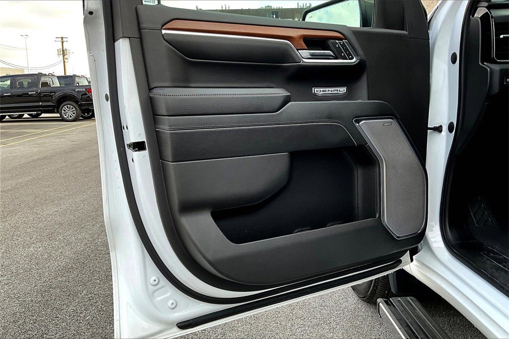 Used 2023 GMC Sierra 1500 Denali w/ Denali Reserve Package image 22