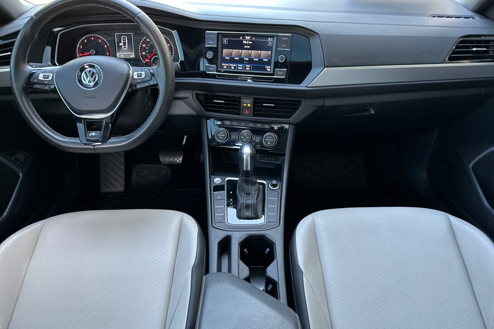 Used 2020 Volkswagen Jetta R-Line w/ R-Line Cold Weather Package FWD image 3