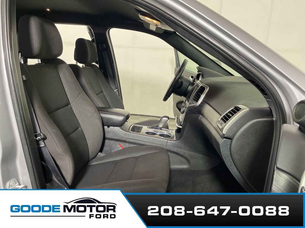 Used 2021 Jeep Grand Cherokee Laredo AWD/4WD image 22