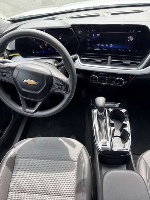 Used 2024 Chevrolet Trax LT FWD image 29