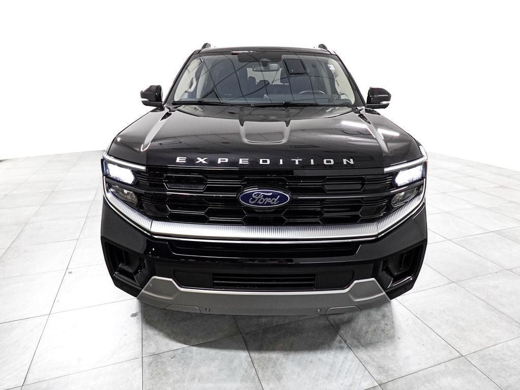 Certified 2025 Ford Expedition Platinum AWD/4WD image 3