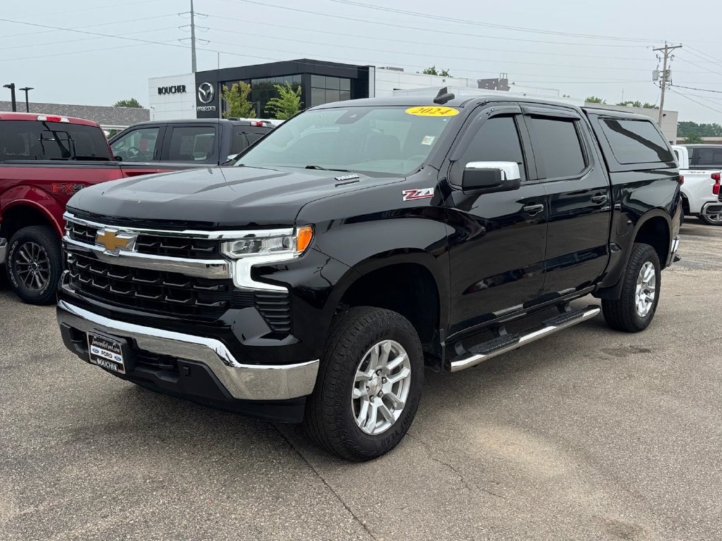 Used 2024 Chevrolet Silverado 1500 LT AWD/4WD image 2