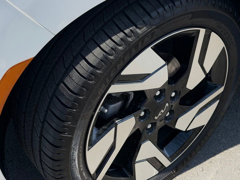 Used 2023 Kia Soul GT-Line w/ GT-Line Technology Package FWD image 12