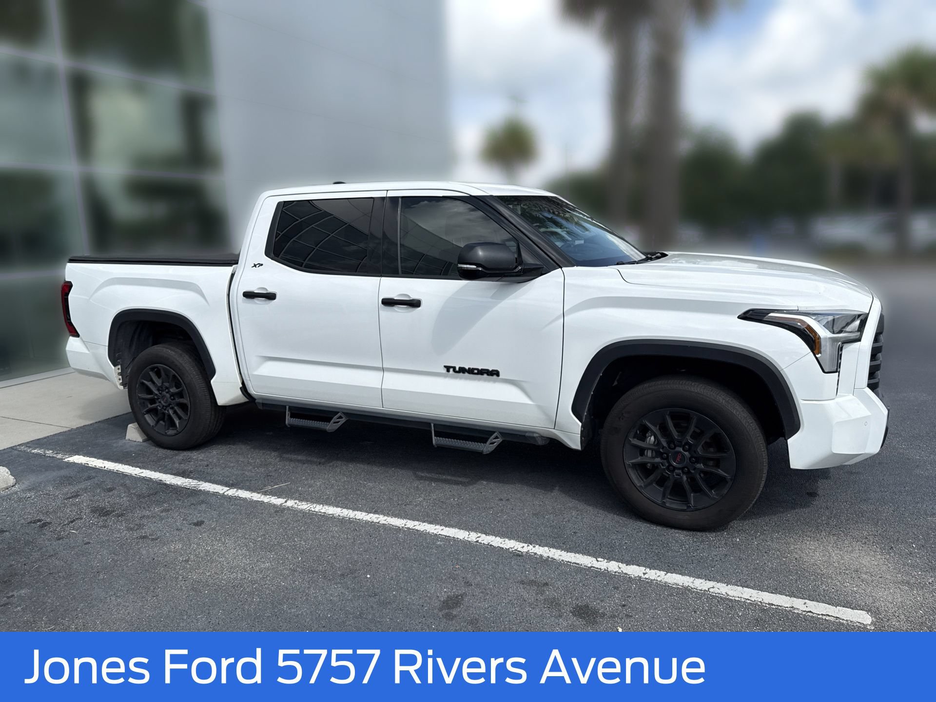 Used 2023 Toyota Tundra SR5 w/ SR5 Convenience Package AWD/4WD image 3