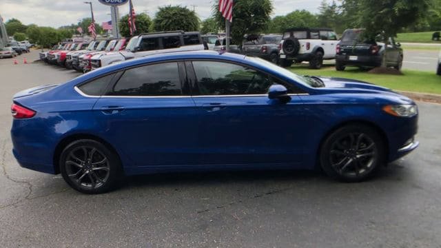Certified 2018 Ford Fusion SE w/ Equipment Group 201A FWD image 9