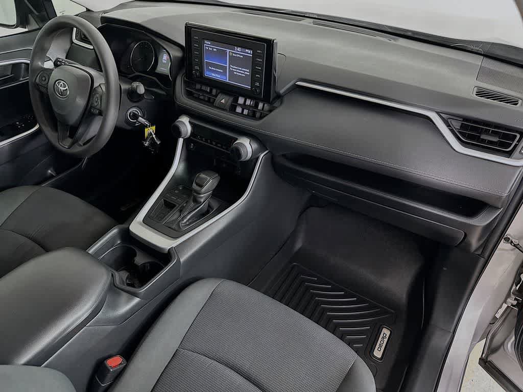 Used 2019 Toyota RAV4 LE FWD image 30