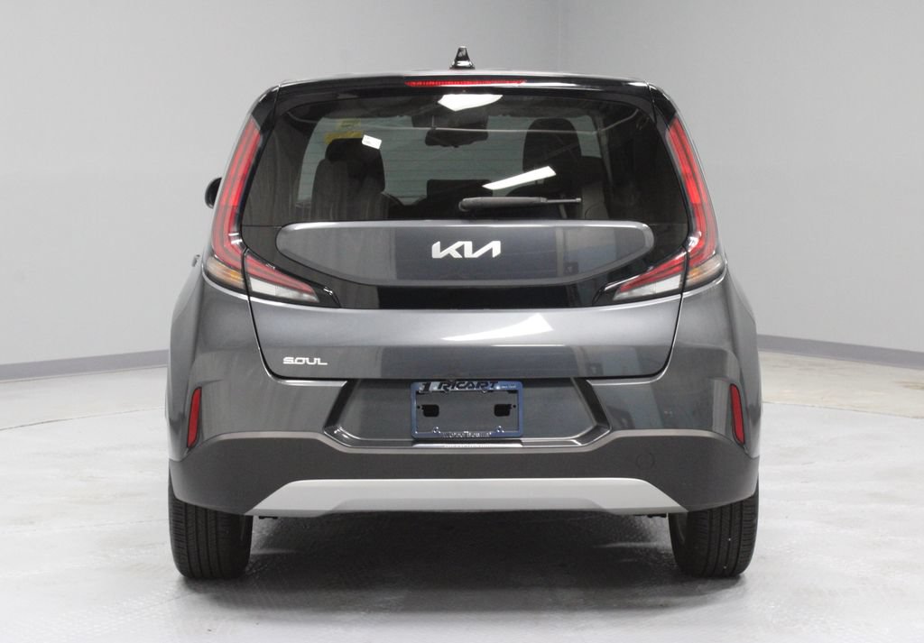 Used 2023 Kia Soul S FWD image 9