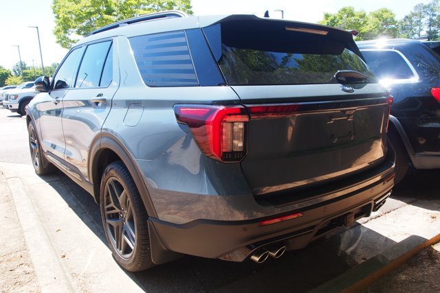 Certified 2025 Ford Explorer ST AWD/4WD image 5