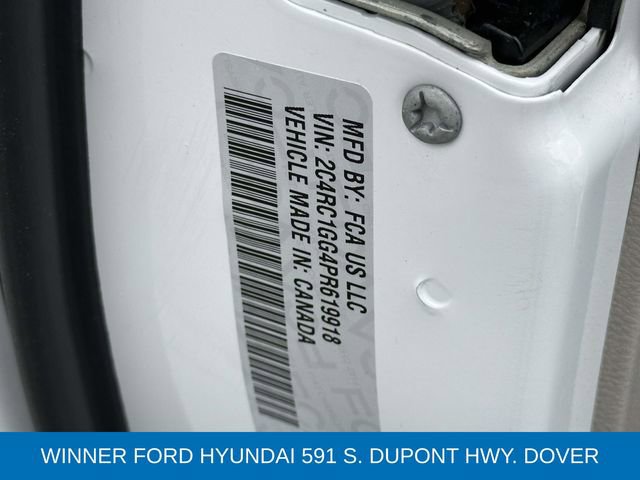 Used 2023 Chrysler Pacifica Limited FWD image 13