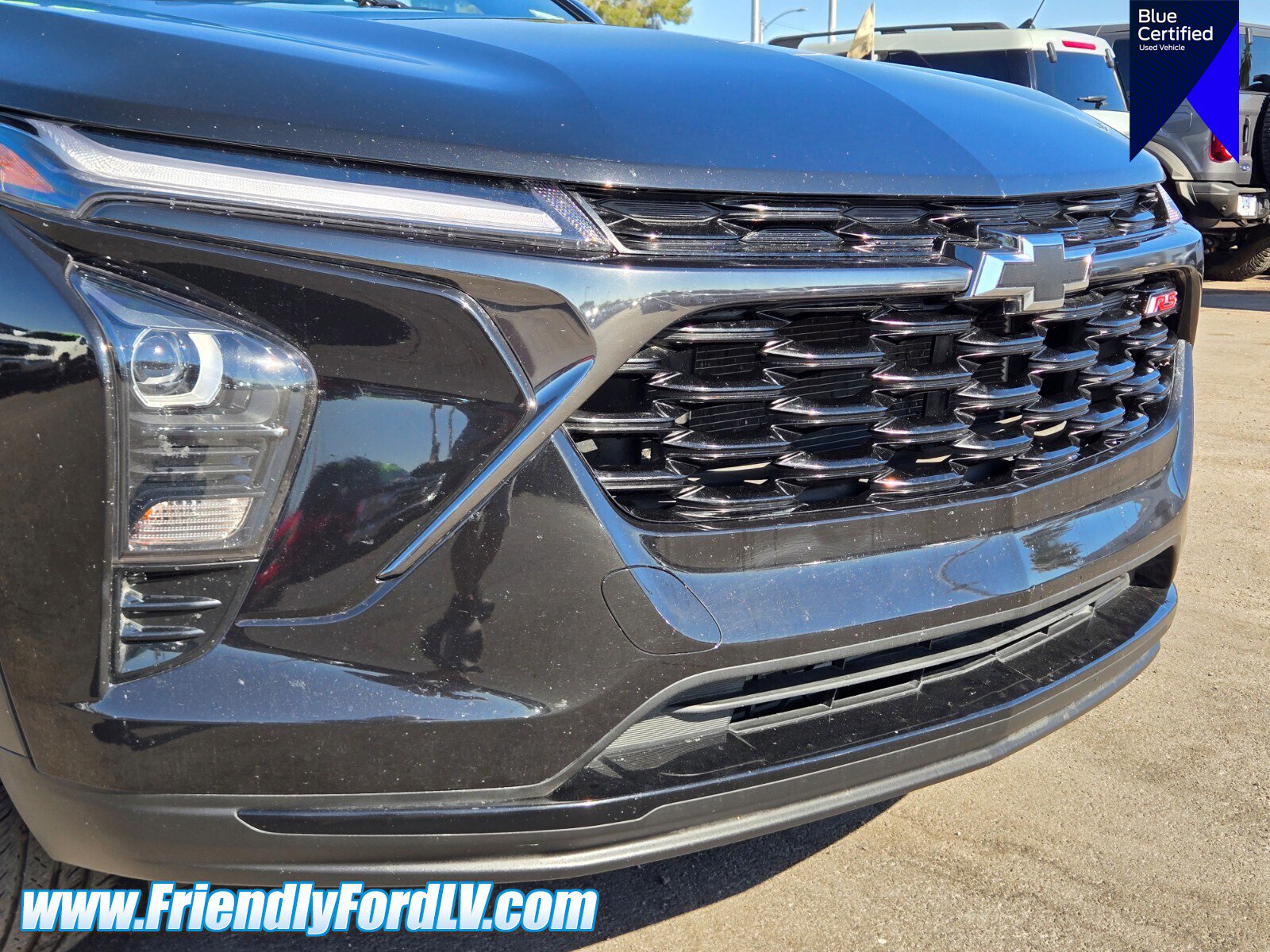 Used 2024 Chevrolet Trax RS FWD image 2