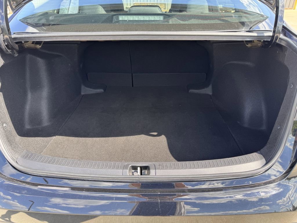 Used 2024 Toyota Corolla LE image 32