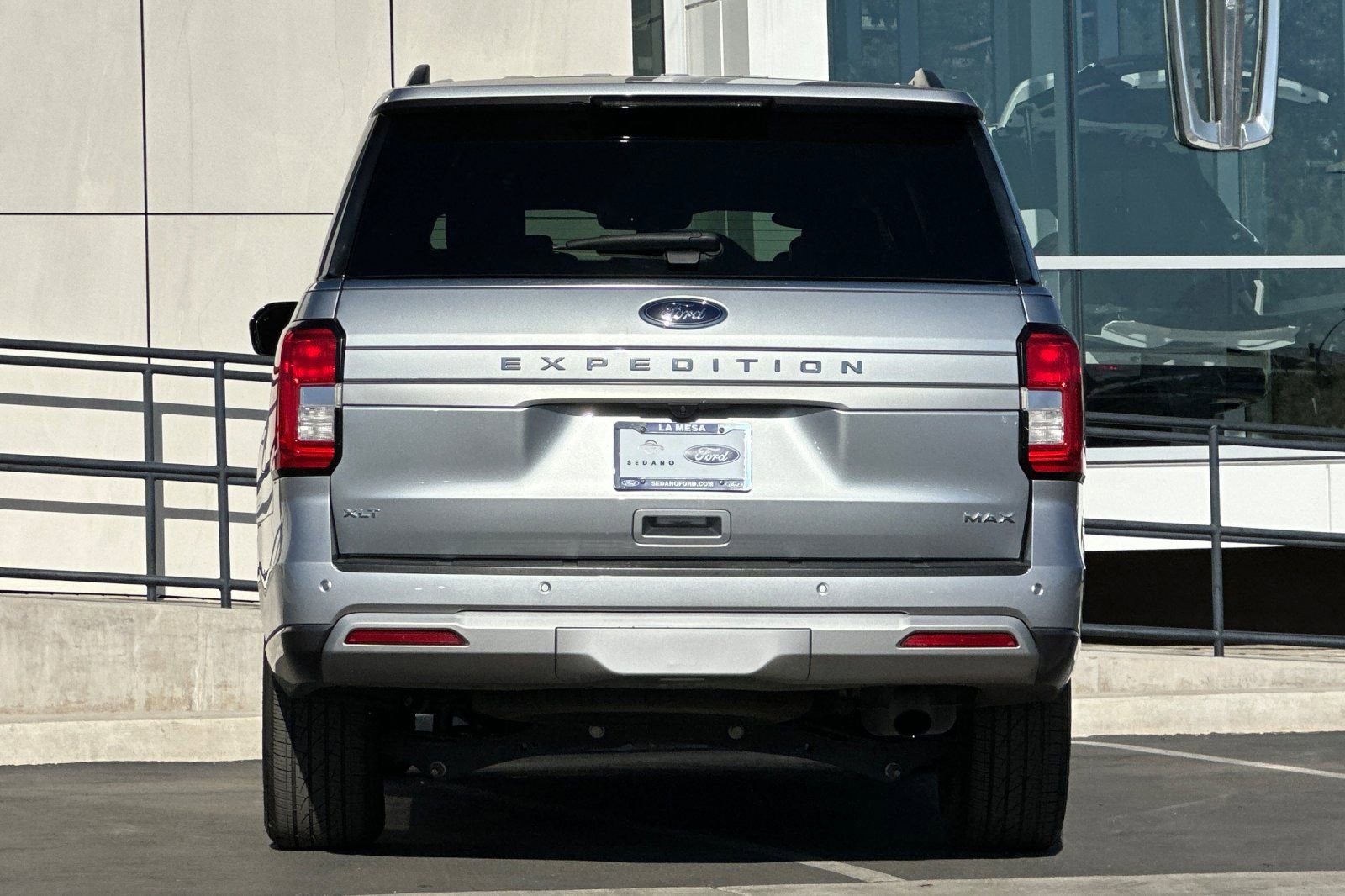 Certified 2024 Ford Expedition Max XLT image 4