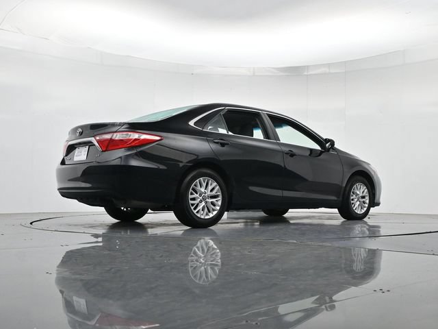 Used 2017 Toyota Camry LE FWD image 32
