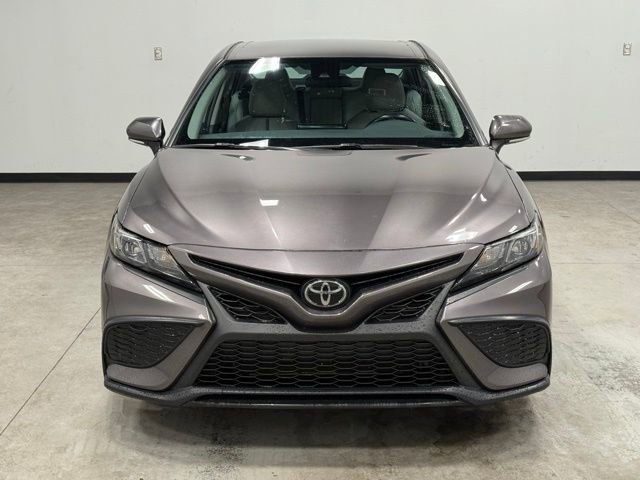Used 2023 Toyota Camry SE image 4