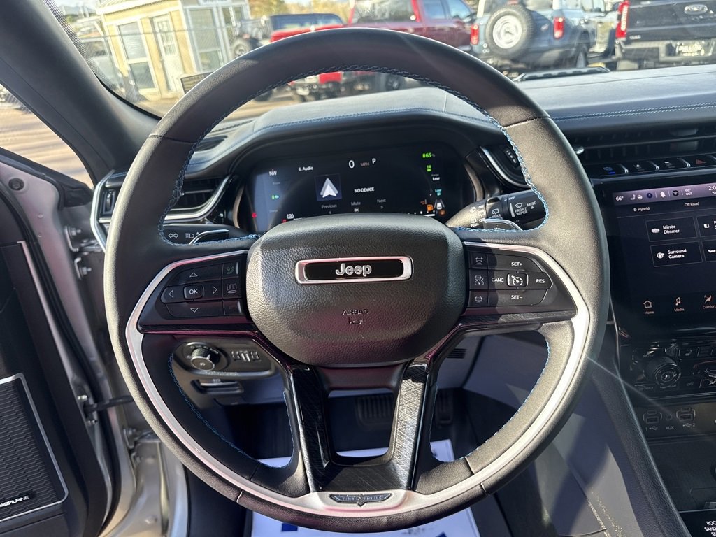 Used 2022 Jeep Grand Cherokee Trailhawk w/ Advanced Protech Group II image 18