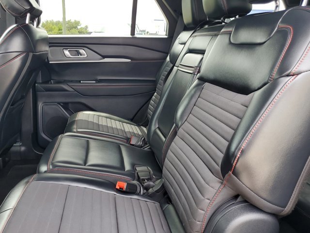 Certified 2025 Ford Explorer ST-Line image 13