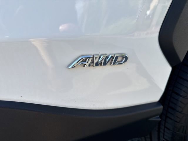 Used 2021 Toyota RAV4 XLE w/ Convenience Package AWD/4WD image 11