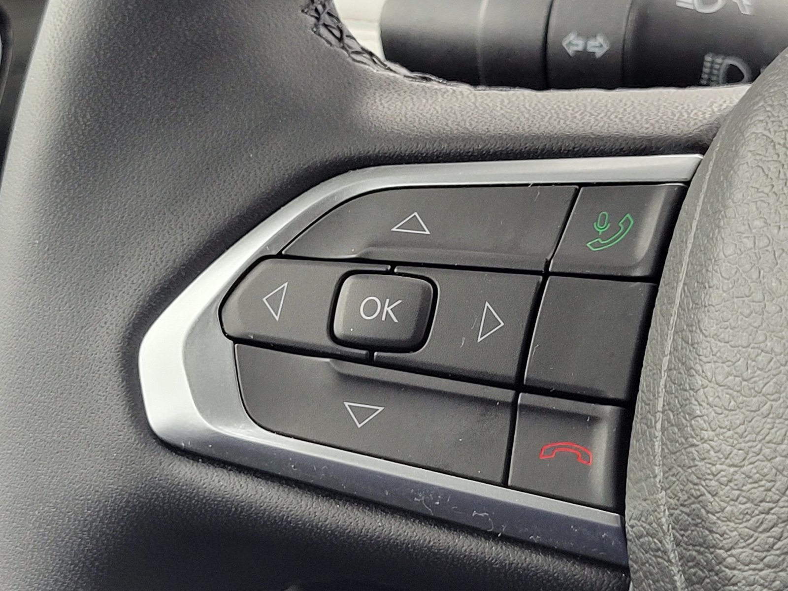 Used 2025 Jeep Compass Limited AWD/4WD image 14