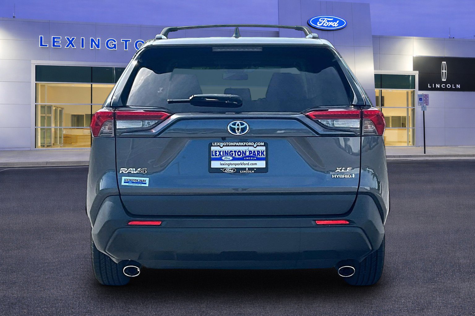 Used 2021 Toyota RAV4 XLE w/ Convenience Package AWD/4WD image 6