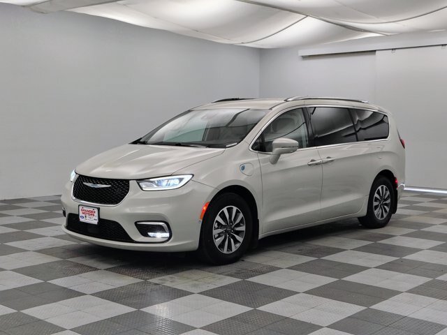 Used 2021 Chrysler Pacifica Touring-L w/ Uconnect Theater Family Group FWD image 7