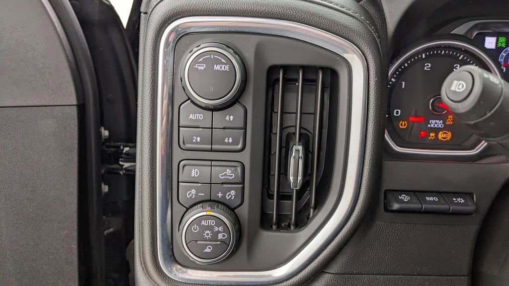 Used 2022 Chevrolet Silverado 3500 High Country image 23