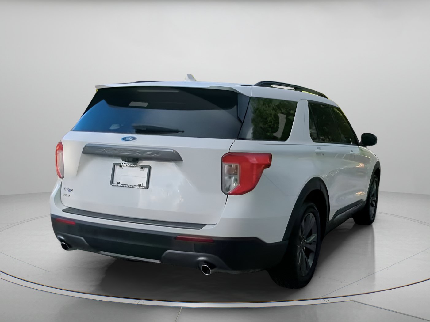 Certified 2022 Ford Explorer XLT w/ Equipment Group 202A RWD image 26