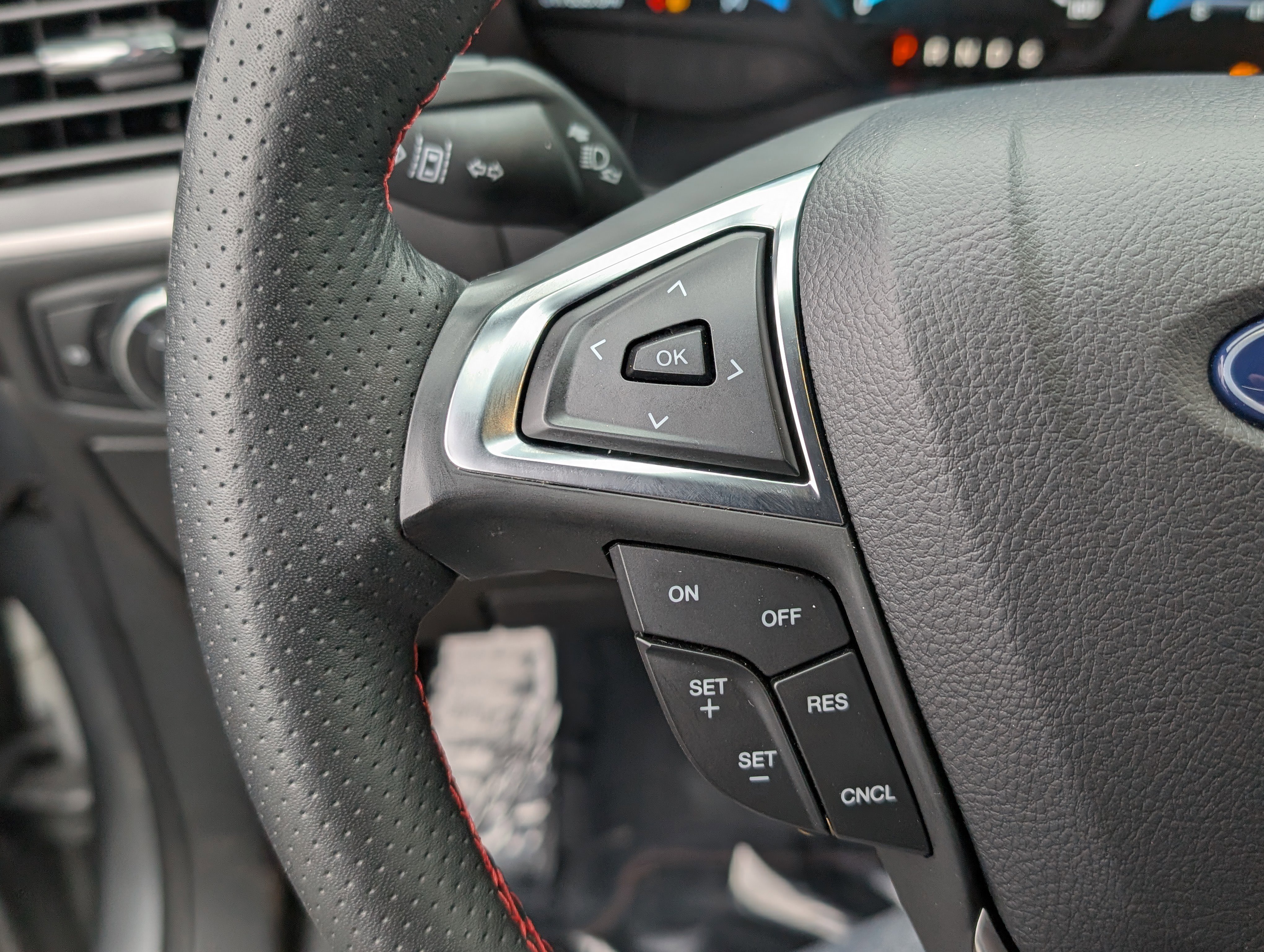 Certified 2024 Ford Edge ST-Line image 24