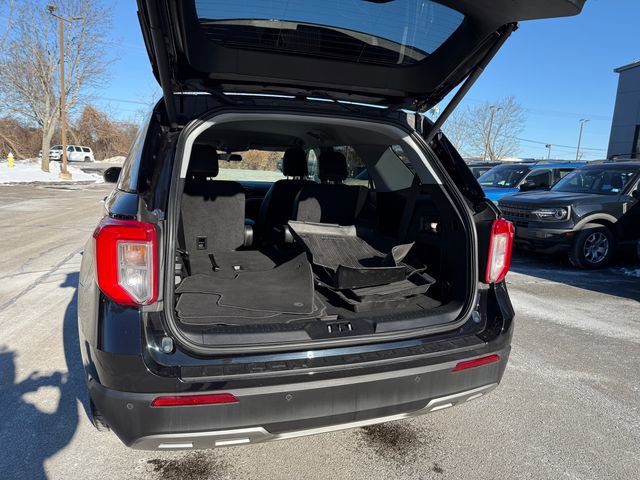 Certified 2022 Ford Explorer XLT w/ Equipment Group 202A image 11