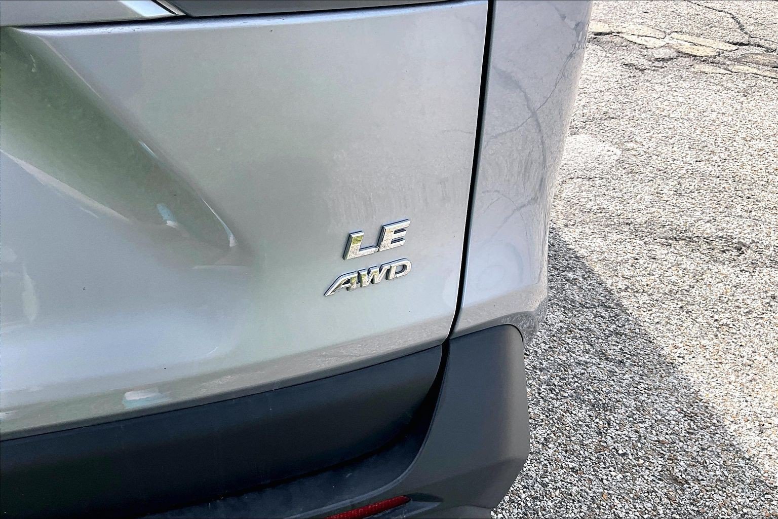 Used 2025 Toyota RAV4 LE AWD/4WD image 8