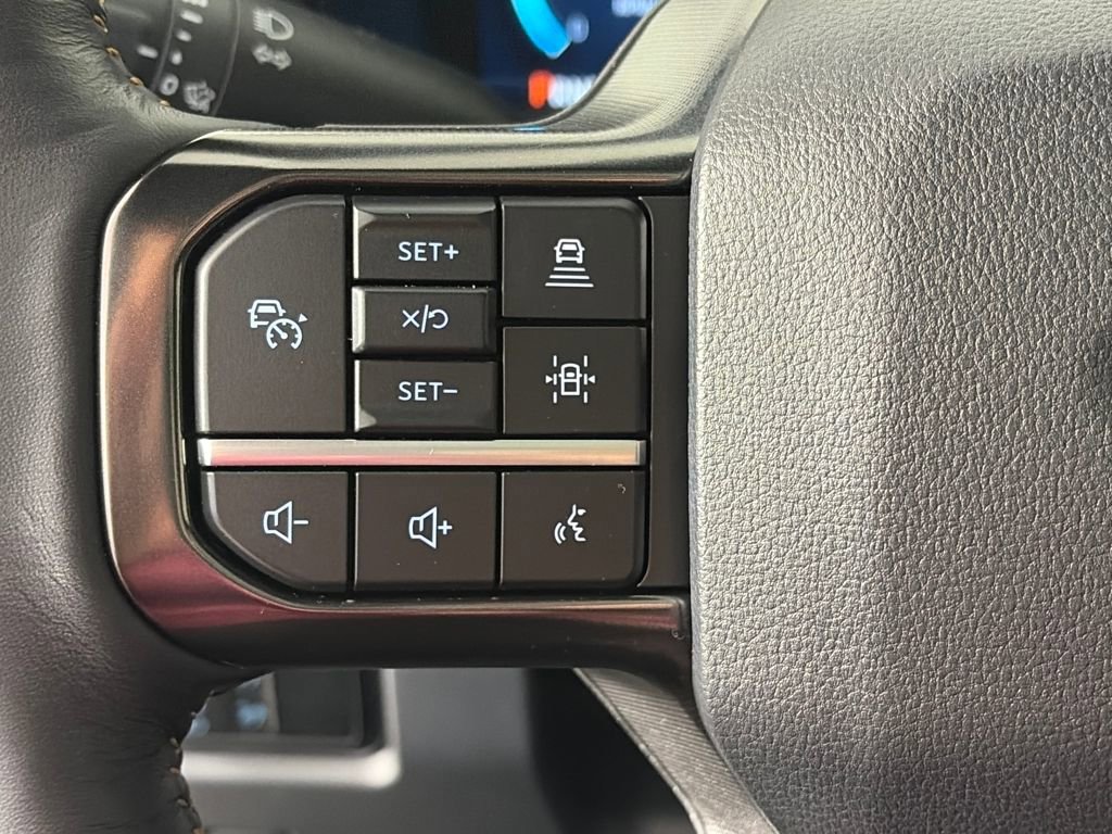 Certified 2024 Ford F350 Platinum w/ FX4 Off-Road Package image 17