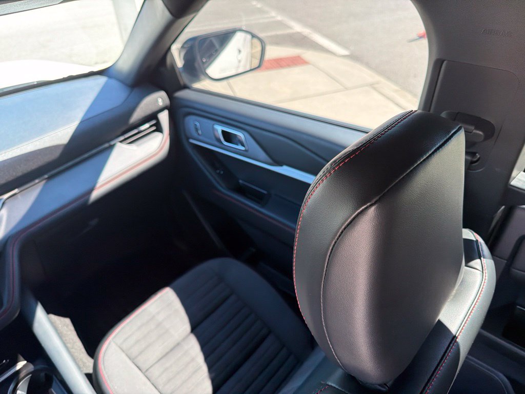 Certified 2025 Ford Explorer ST-Line RWD image 19