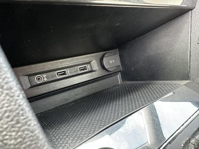 Used 2018 Volkswagen Tiguan SEL AWD/4WD image 24