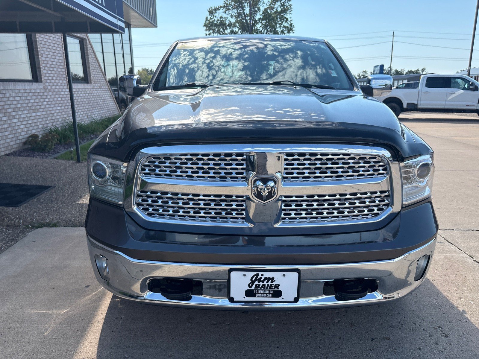 Used 2017 RAM 1500 Laramie w/ Convenience Group AWD/4WD image 7